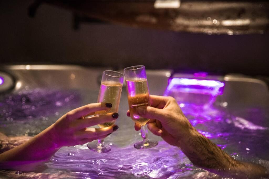 Les Spas Insolites - Le Spa Du Moulin Saint-Junien Exteriör bild